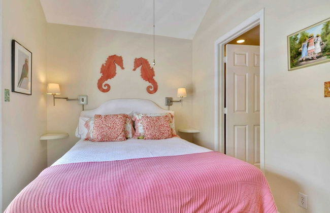 Breezy Bungalow by Avantstay Close 2 Zachary Taylor State Park & Beach w/ Shared Pool Week Long Stays - Foto 19