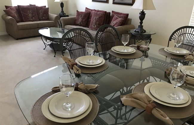 7 Bedroom Home With Private Screened Pool Spa Gameroom and 2 Master Suites by Florida Dream Homes - Foto 2