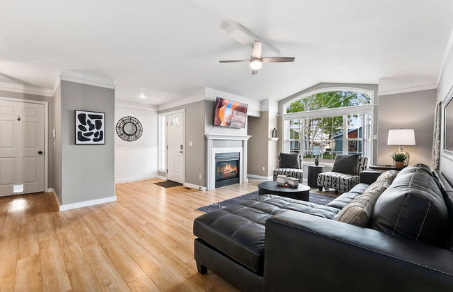 Scandinavian Chic – Hot Tub, Bikes and Lake Life! - Foto 17