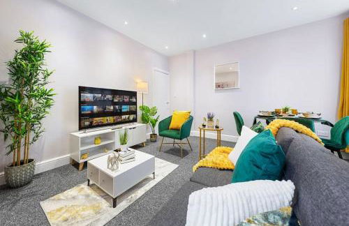 Immaculate 2BR London Flat with King Bed-Parking Available-Sleeps 6-20 Percent OFF Off Long Stays! Perfect for Families, Contractors & Couples! - Foto 16