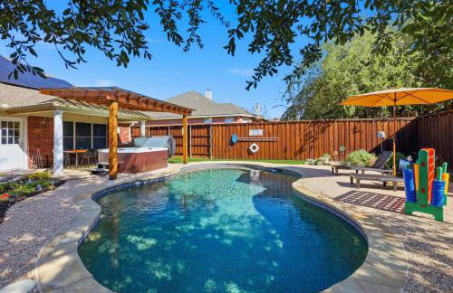 4BR w Pool Cinema Room, Mini Golf & EV - Photo 42