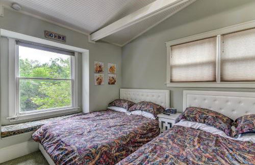 The San Bernard River waterfront provides private access to a spa, boat ramp, and jet skiing - Photo 4