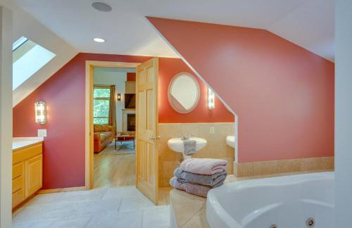 Charming Stockholm Abode in Walkable Location! - Foto 13