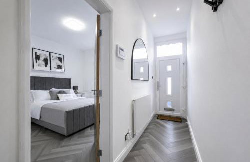 The Manchester Haven Sleeps 10 Near City Centre Breakfast hamper included - Photo 24