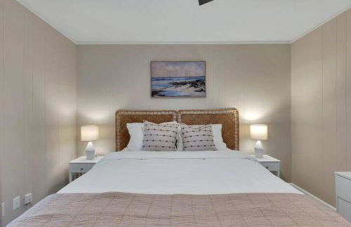 Coastal 3BD Bungalow One Block from Scenic Walkway - Foto 29