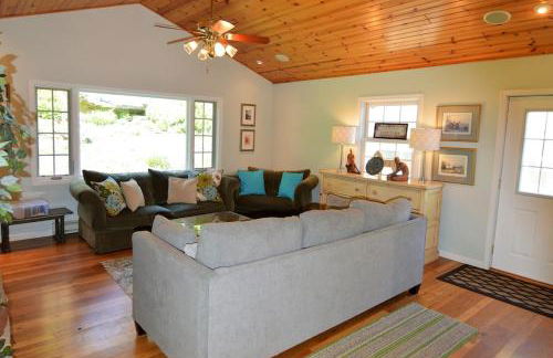 Carraig Mor Cottage - Beautiful House, Amazing Garden, Downtown Baileys Harbor - Foto 26