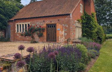 Garden Cottage 5 bedrooms set in 16 acres - Foto 1