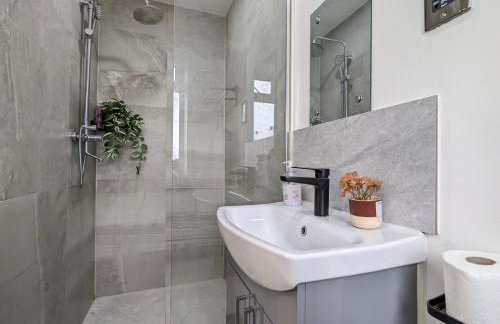 5 Ensuite Bedroom House Near Centre Free Parking - Foto 29