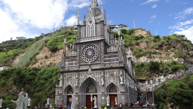 Fachada del Santuario de Nuestra Señora de Las Lajas