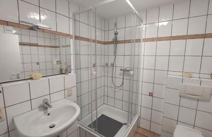 Ferienwohnung MW 4a bis 66 m2 Höxter Weserbergland Weser 1-2P 1SZi mBad 3-4P 2SZi m2Bäder Terrasse Wäsche Endreinigung Self CheckIn - Foto 8