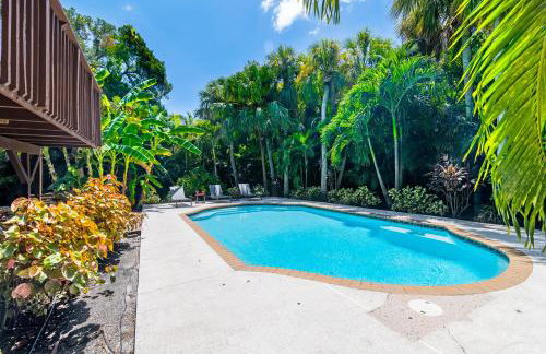 Palm Paradise - Pet Friendly Home on Siesta Key w/ Large Heated Private Pool & Outdoor Area! - Foto 54