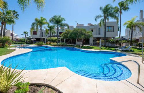 Villa Serena Marbella - Luxury villa with pool & sea views - Photo 49