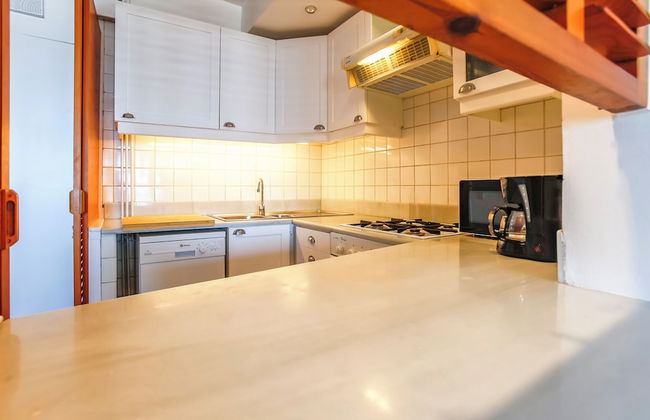 Newly Renovated Beachfront Apartment Ideally Located in Penelope - Foto 13