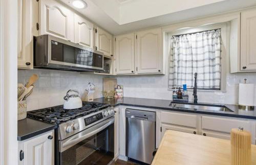 Tulsa Suite Spot-King Bed Near Expo, TU, Dtwn - Photo 11