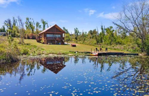 Fun fishing river cabin 23mi to beach with private dock 3BD 2BA - Foto 2