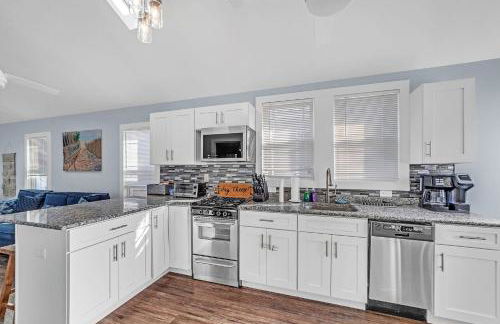 Cozy 3-BR Retreat, Four Blocks to Beach & Boardwalk home - Foto 4