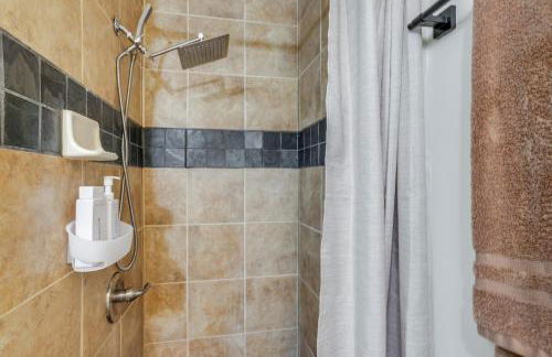 Honolulu Vacation Rental Walk to Beaches - Foto 13