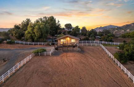 Scenic Deck w Sunset Views Near Temecula Wineries Estrada Ranch by AvantStay - Foto 29
