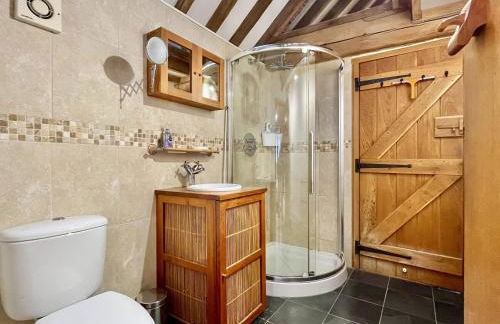 The Old Tractor Shed by inspirestays-com - Foto 28