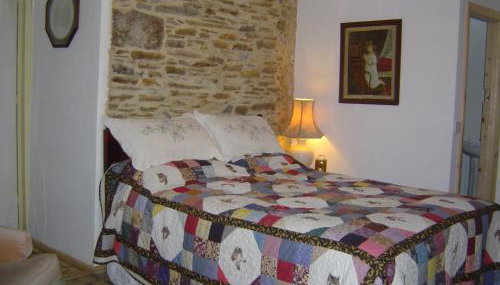 Holdstrong Farmhouse - Photo 2