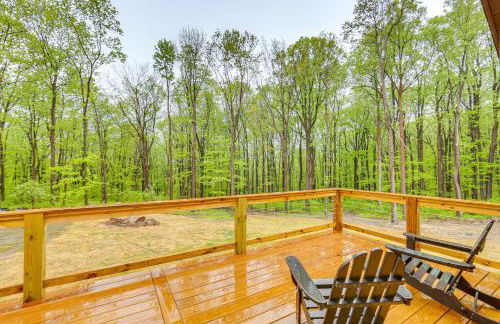 10 Mi to Mtn Resort Normalville Cabin with Balcony! - Foto 33