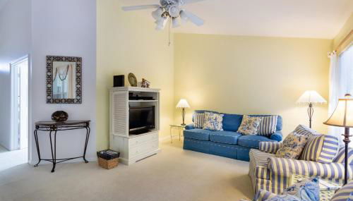 SERENE & ATTRACTIVE 3BR HEATED POOL/SPA HOME - Photo 4