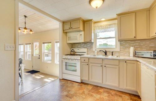 Howe Retreat with Fire Pit and Private Boat Dock! - Foto 10