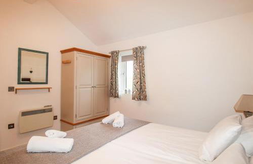 Beside the Sea - Photo 15