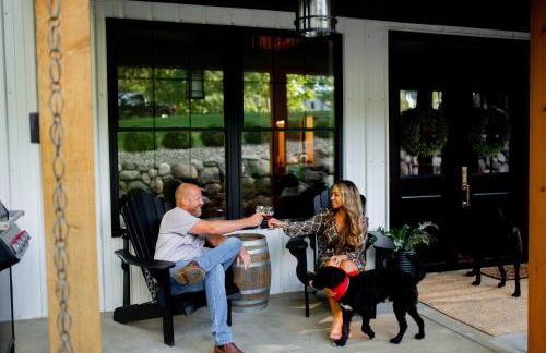 Luxury Barndo with Hot Tub, Indoor Sports Court, Private Acreage, and Near Notre Dame - Foto 46