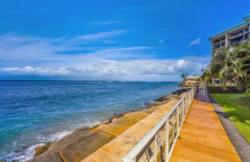 Oceanfront Modern Coastal Remodel - Serene Sunsets & Relaxation on Large Lanai - Foto 36