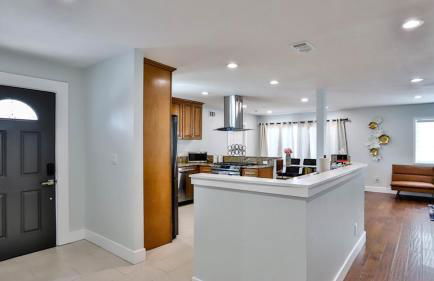 H&H Modern Lux 4BD 1 King Suite 3 Queen SoCal Disney - Foto 25