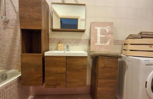 AgliChalet Erbe Montane-Vasca idromassaggio privata condivisa tra i due chalet, con parcheggio privato e colonnina ricarica auto elettrica con supplemento - Photo 33