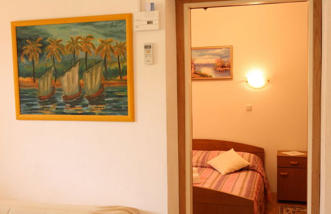 Sea front stone house - Photo 19