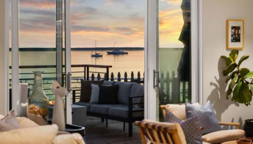 Experience the Pinnacle of Coastal Living at Harbour House - Foto 4