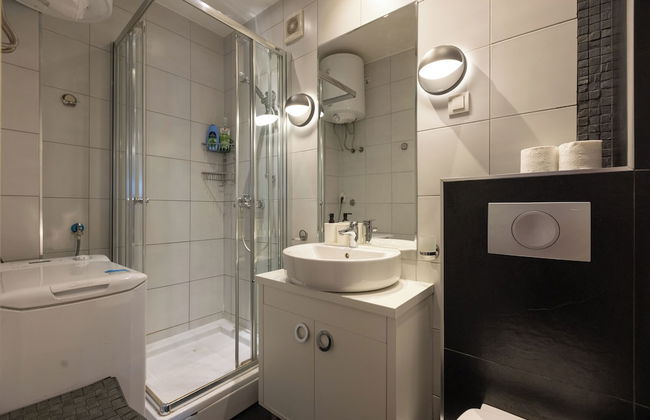 Central Park Apartments - Photo 51