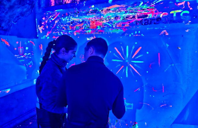 Workshop de pintura fluorescente numa galeria de arte em Lyon - Foto 5