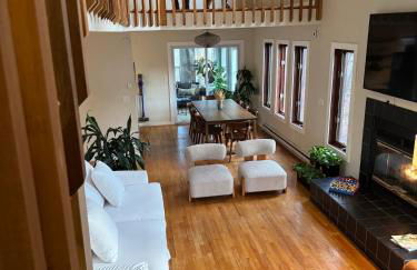 Poconos Chalet -Kayaks- HotTub-Karaoke-Lake - Foto 6