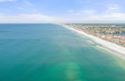 Bright 3BR Townhome Gulf Views & Steps to Beach - Foto 29