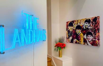 Downtown Cleveland: Steps To Sports & Events 2 Bedroom Condo by RedAwning - Foto 16