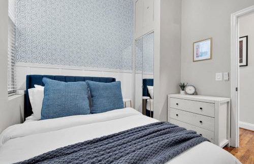 Luxury 4-BR with Free Parking in Heart of DC - Steps to Metro - Photo 26