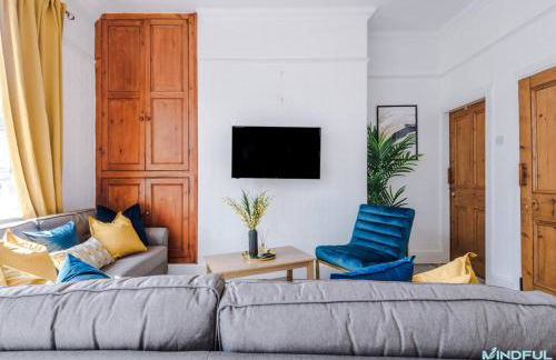 5BR House, Sleeps 10 guests - Free Parking - Business & Contractor Stays - Foto 37