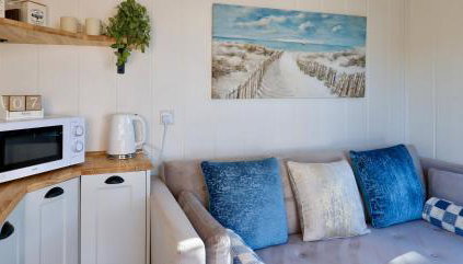 The Gatwick Cabin With Airport Parking Available - Foto 3