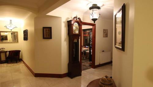 Serene Countryside Home with Manicured Gardens - Foto 4