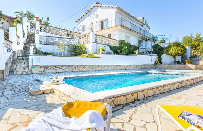 Serene Villa in Lloret de Mar With Private Swimming Pool - Photo 16