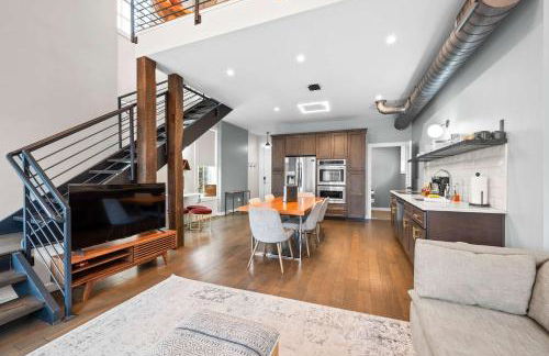 Downtown Views - Walk to Stadiums & Convention Center - Foto 8