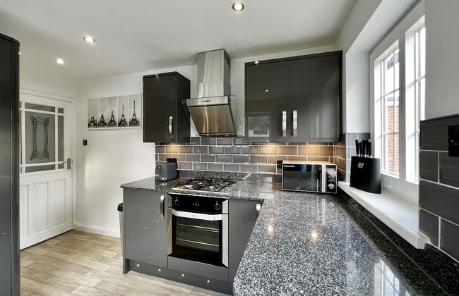 Curzon House 2 - Photo 4