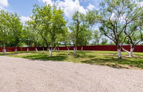 Family-Ready 4BR with Yard & Kids Playground - Foto 47