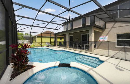 Fully Refurbished Vacation Home with South Facing Pool and Spa with Lake View in Quiet Community Nr Disney - Foto 2