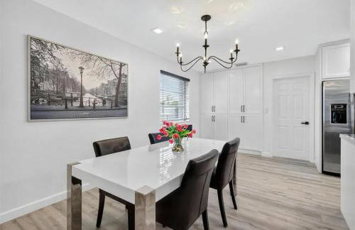 Spacious 3BR Home with Private Pool in Hollywood - Foto 16