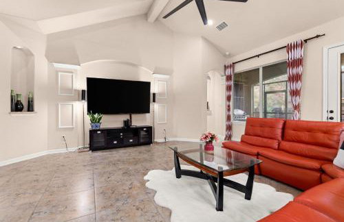 Randolph Central Location, 1-story, Chef Kitchen, Creekside - Foto 16